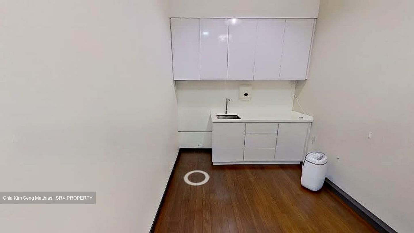Robinson Square (D1), Office #598119031
